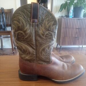 Ariat Tan Leather Boot Interior Label